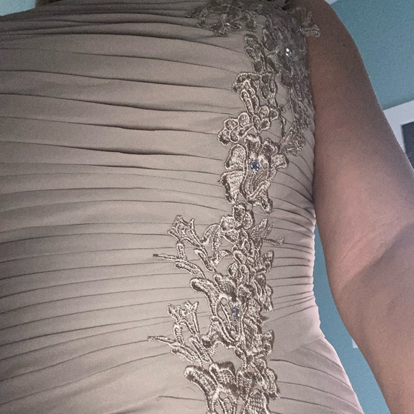 Hebeos A-Line/Princess One-Shoulder Long Chiffon Mother of the Bride Dress - Picture 4 of 7